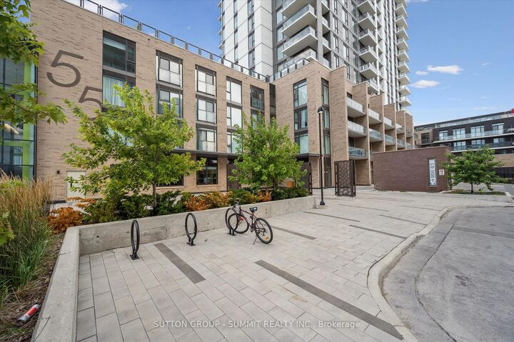Property Photo:  55 Duke Street W 1203  ON N2H 0C9 
