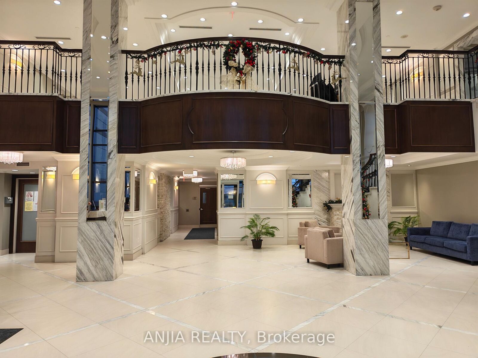 Property Photo:  89 South Town Centre Boulevard 917  ON L6G 0E8 