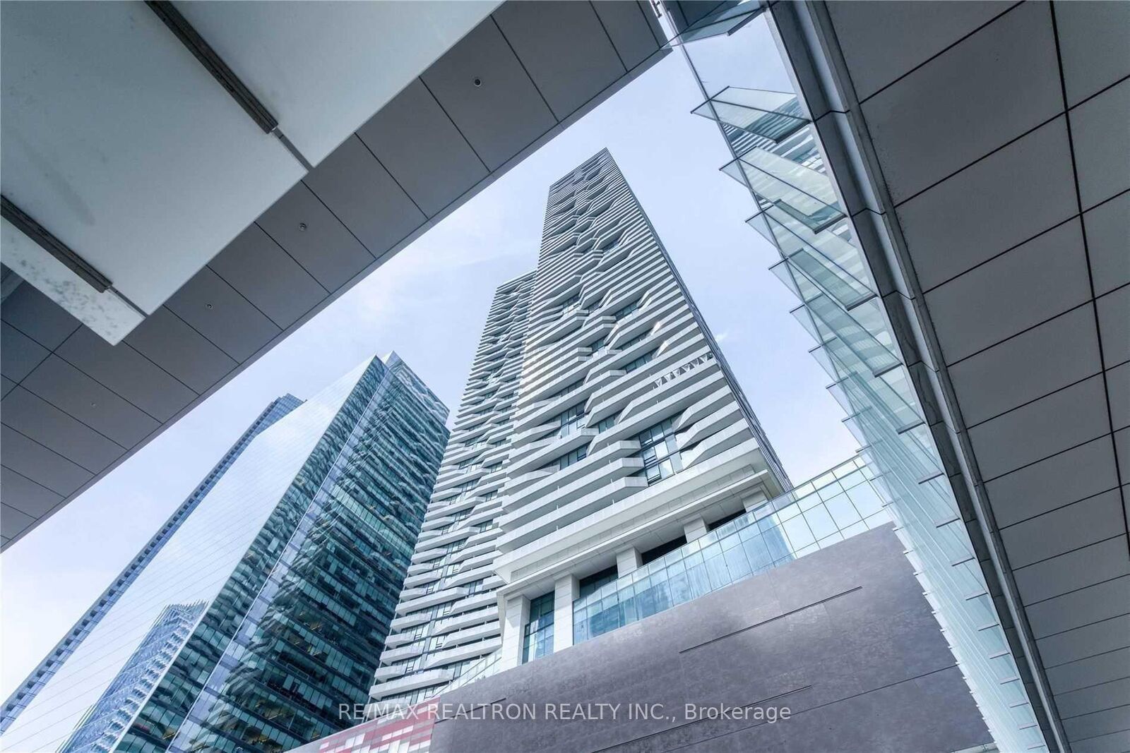 Property Photo: 88 Harbour Street 3510 ON M5J 0C3