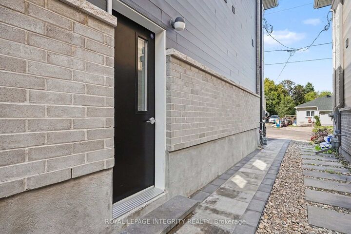 Photo de la propriété:  1400 Mayview Avenue Basement  ON K1Z 8H7 
