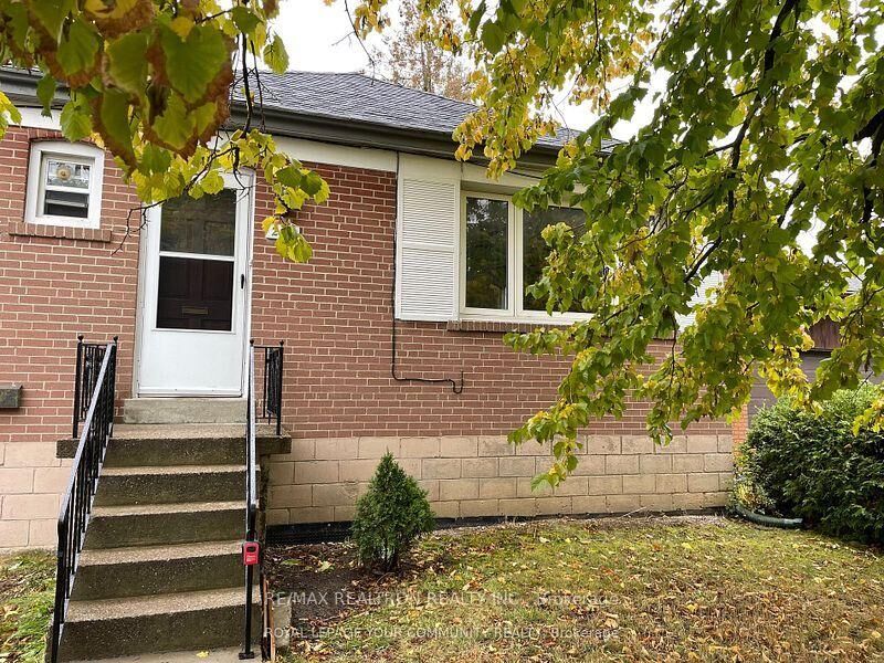 Property Photo:  277 Bogert Avenue Main  ON M2N 1L4 