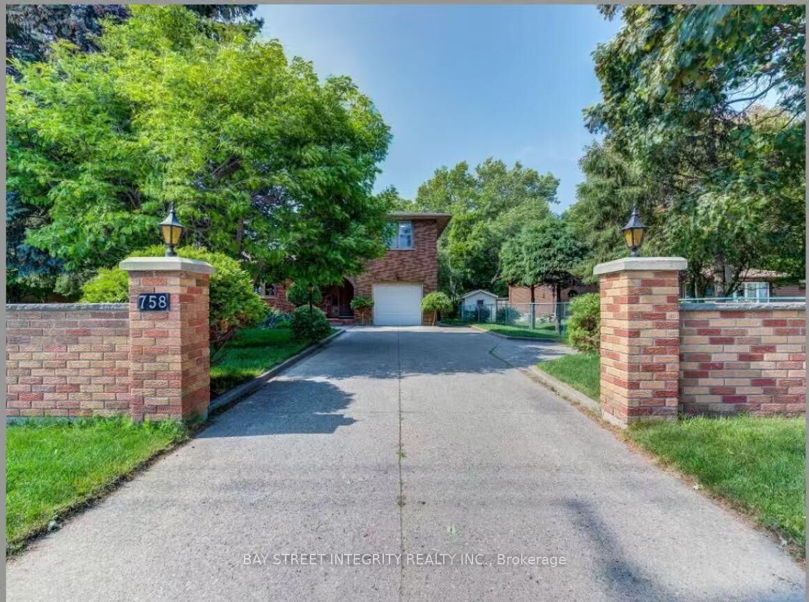 Photo de la propriété:  Upper 758 Bradley Avenue  ON N6E 1J9 