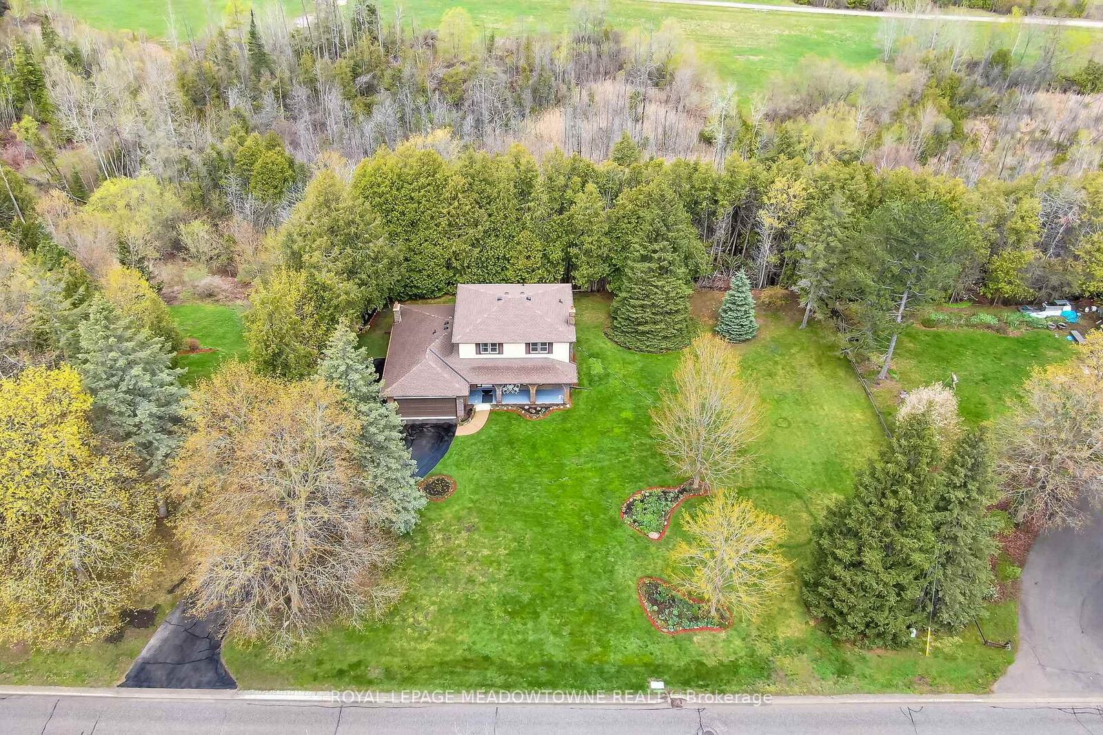 Photo de la propriété:  39 Wildwood Road  ON L7G 2W8 