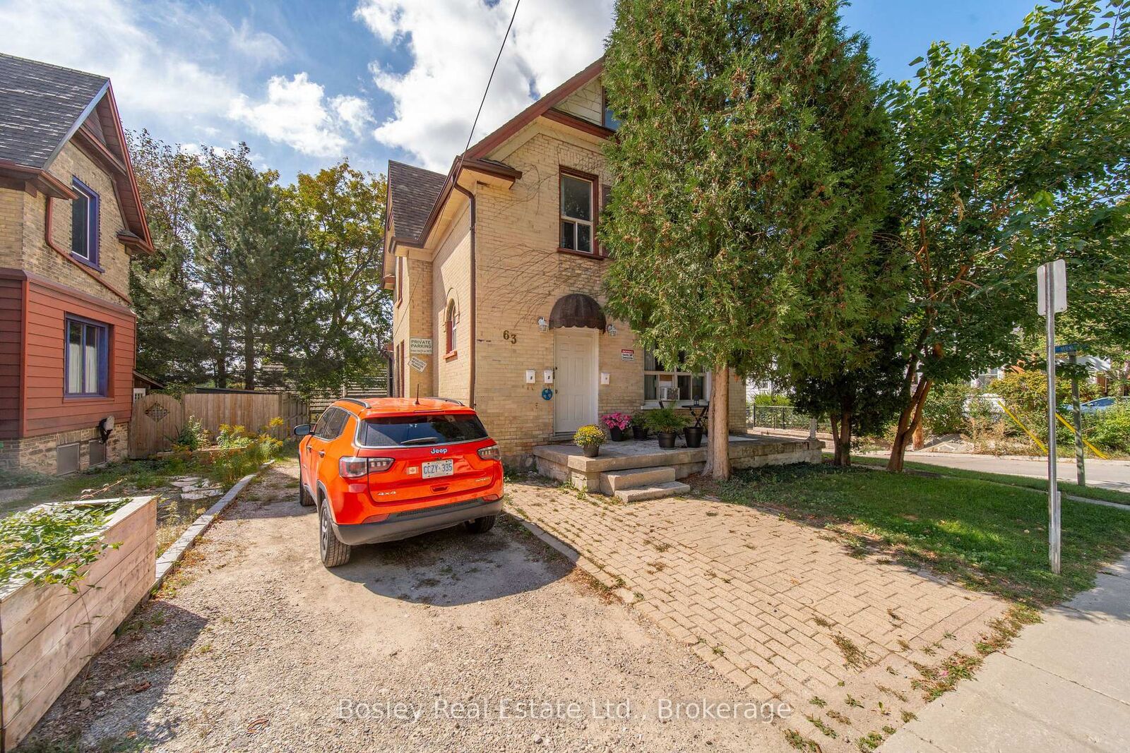 Property Photo:  63 St George Street Unit 1  ON N2G 2T1 