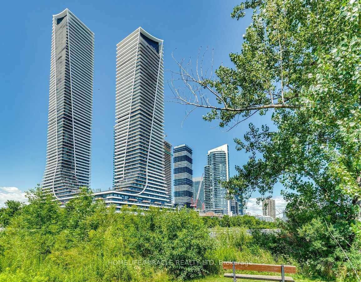 Property Photo: 30 Shore Breeze Drive 5002 ON M8V 1A1
