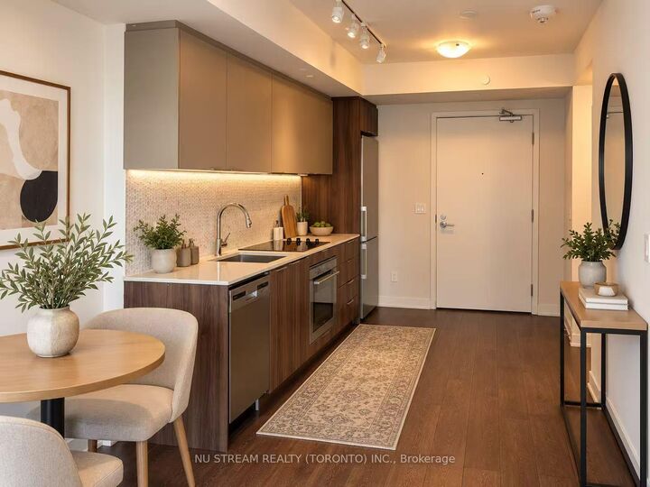 Property Photo:  2 Sonic Way 2703  ON M3C 0P2 