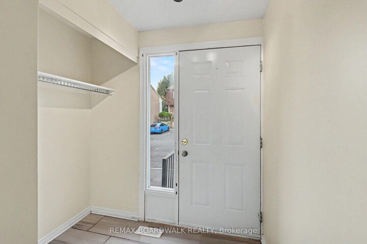 Property Photo:  912 B Elmsmere Road  ON K1J 7T6 