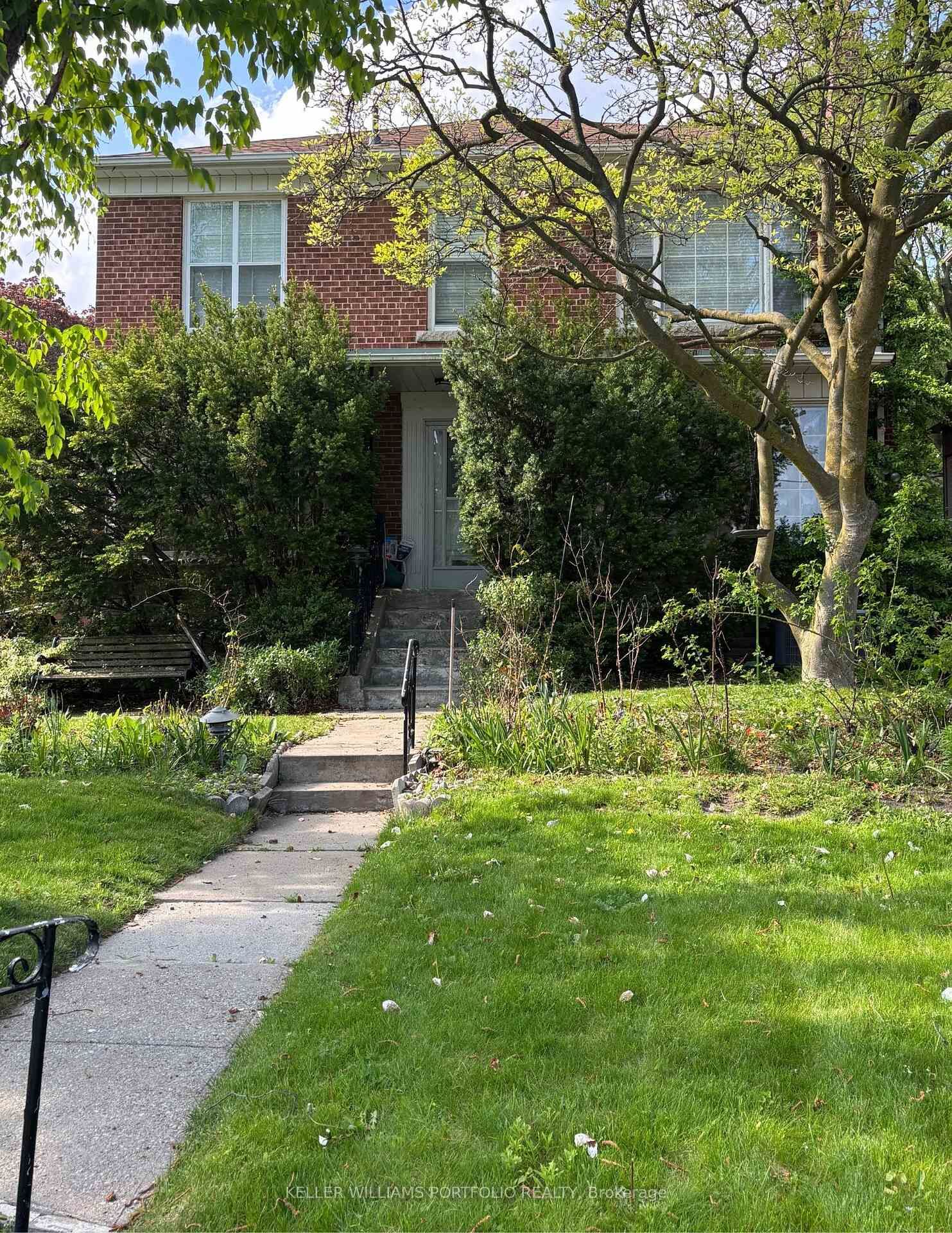 Property Photo: 38 Avenal Drive ON M6C 1V4