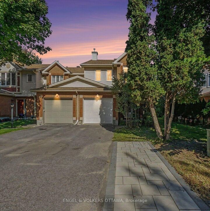 Property Photo:  