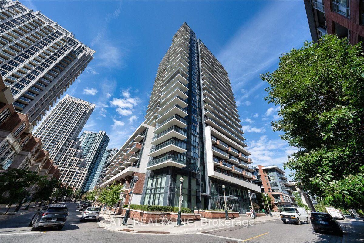Property Photo:  38 Iannuzzi Street Uph03  ON M5V 0S2 