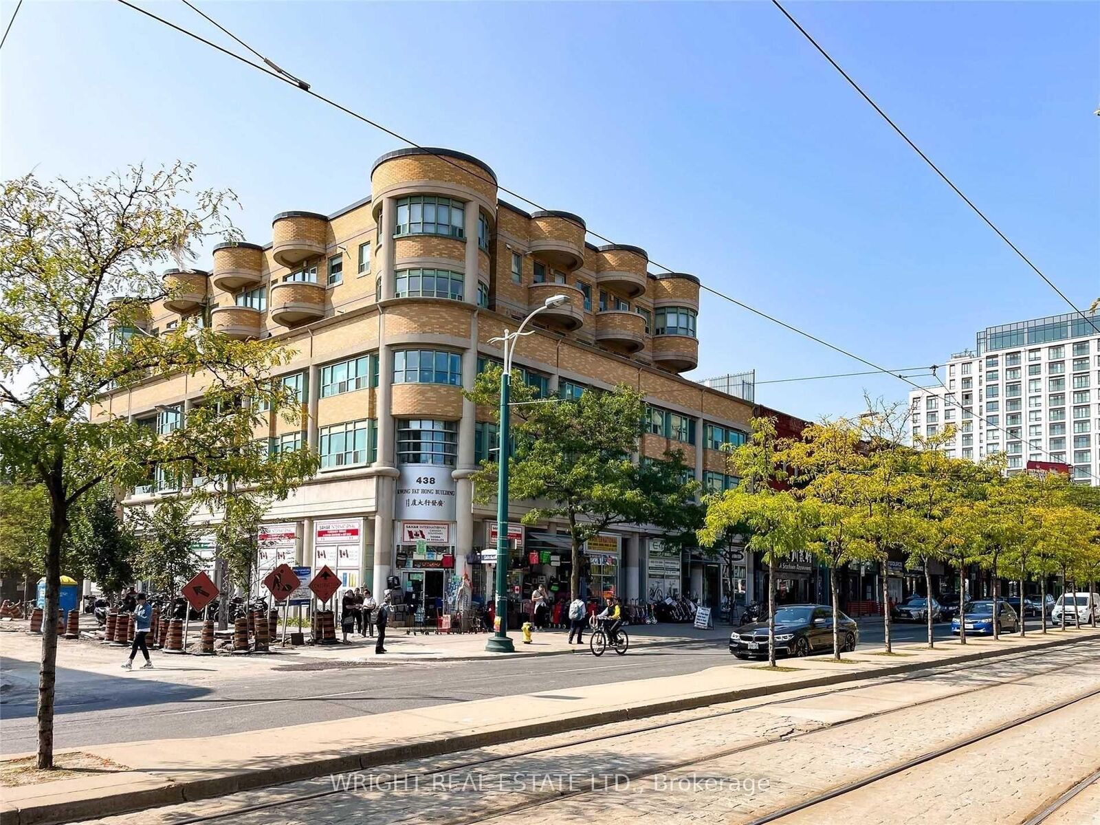 Property Photo: 8 Oxford Street 306 ON M5T 2N9
