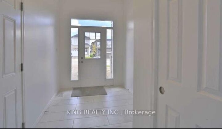 Property Photo:  925 Tartan Court  ON N2R 0N2 