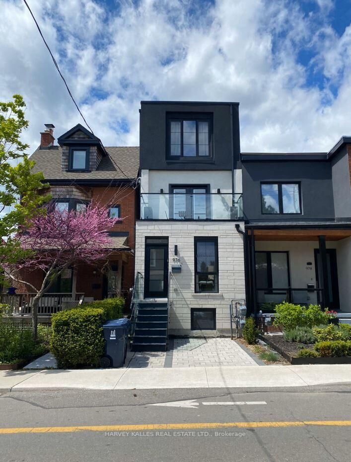 Property Photo:  976 Shaw Street 1  ON M6G 3M7 