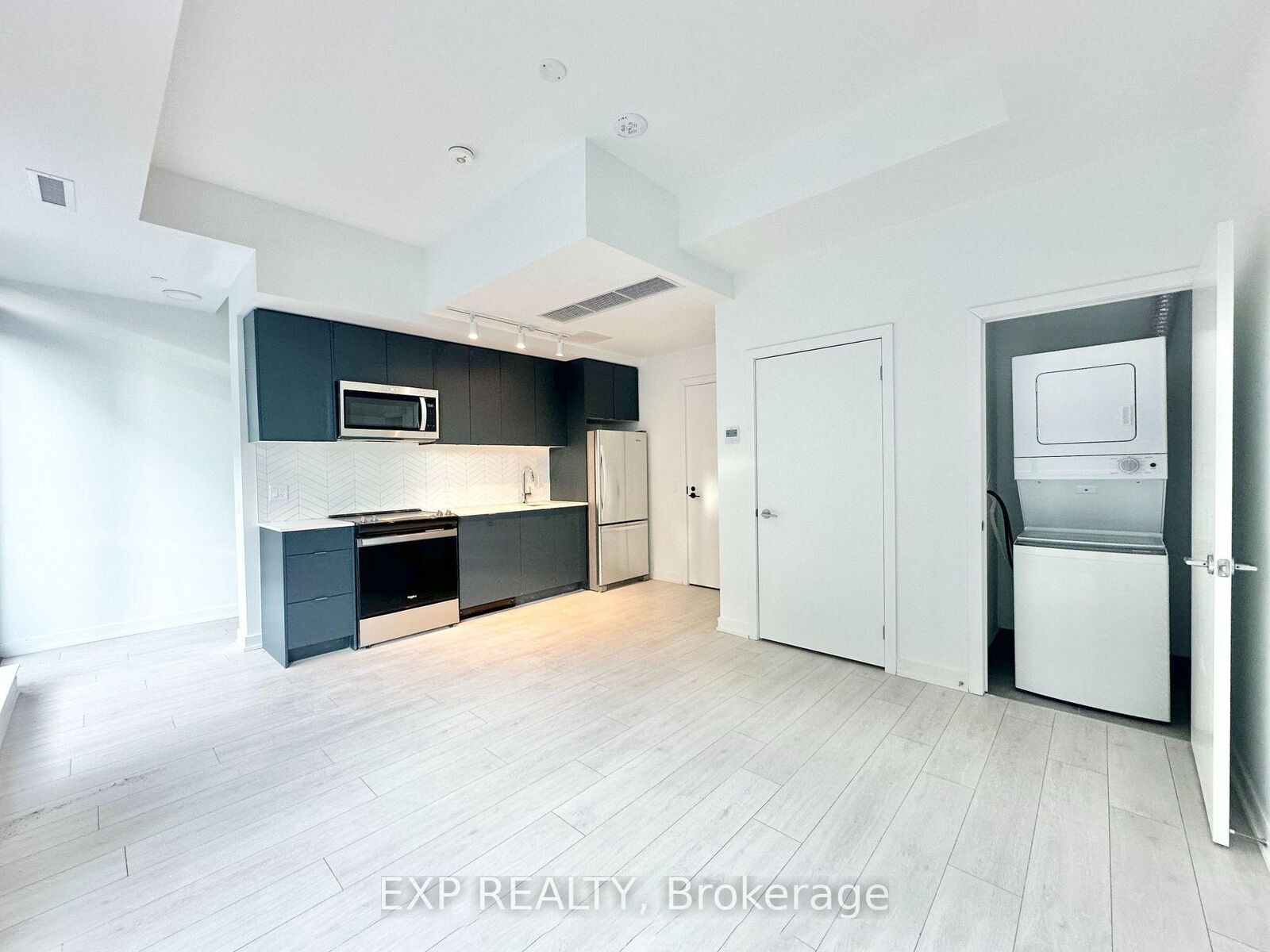 Property Photo:  1612 Charles Street 132C  ON L1N 0P3 