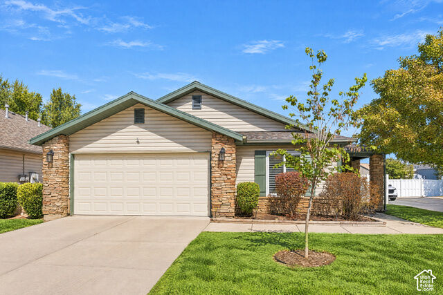 Property Photo: 1112 W Autumn Leaf Ln S UT 84123