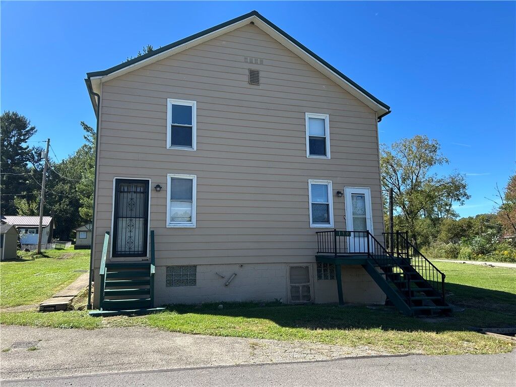 Property Photo:  130 Patton St  PA 15425 