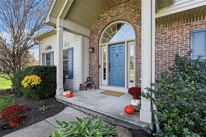 Property Photo:  517 Willowgate Drive  NY 14580 