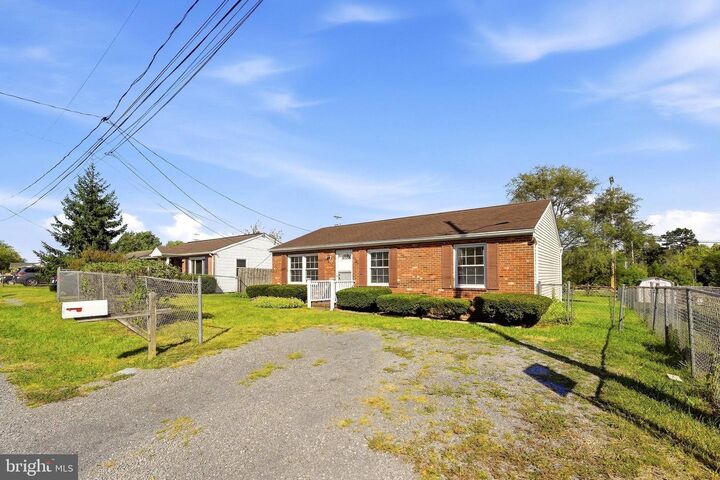 Property Photo:  102 Green Park Court  VA 22602 