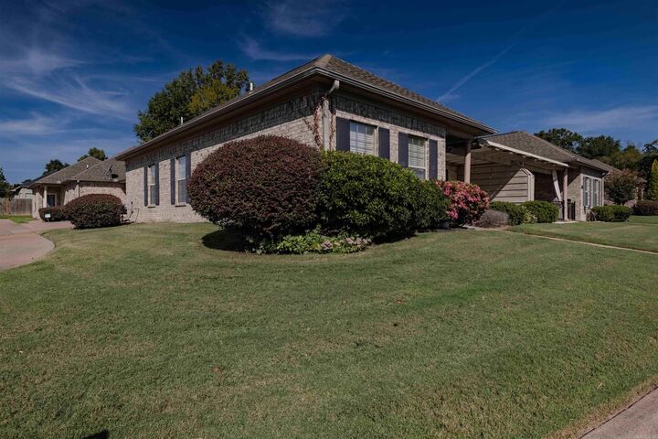 Property Photo:  901 Stagecoach Village  AR 72210 