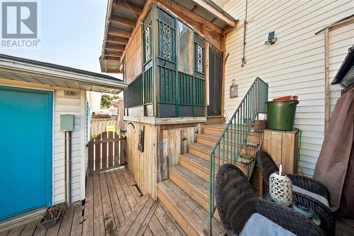 Property Photo: 34 Sutton Pl ON P6A 6B4