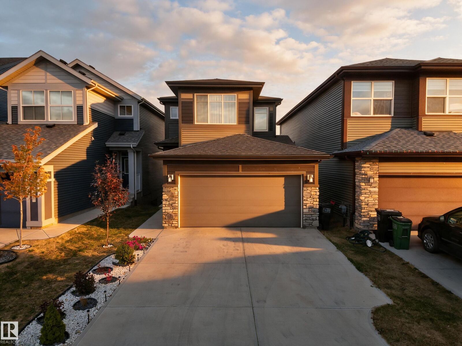 Property Photo:  4104 3 Avenue SW  AB T6X 3A2 