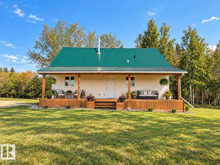 Property Photo: 4211 Twp Rd 580 AB T7N 0J9