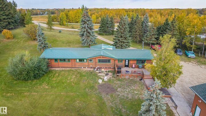 Property Photo: 52307 Rge Road 213 97 AB T8G 1C1