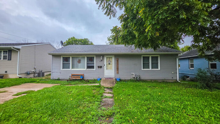 Property Photo: 317 2nd St NW IA 50501