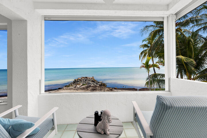 Property Photo: 1025 W Ocean Drive 2 W FL 33051