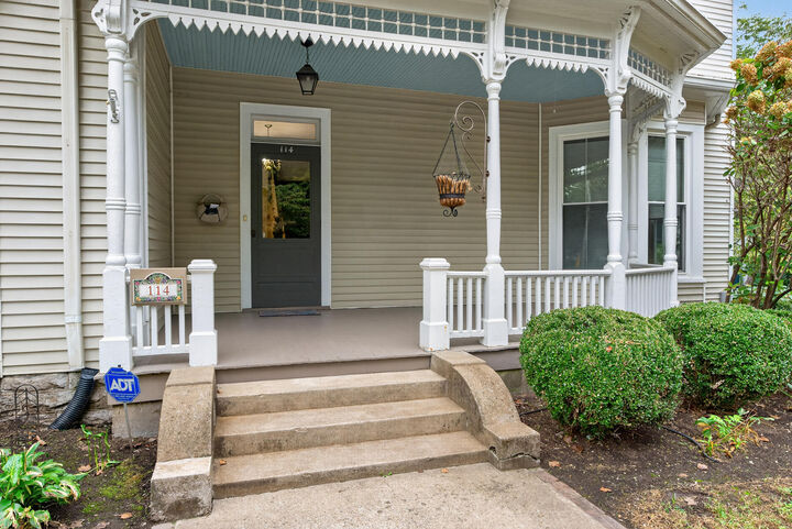 Property Photo:  114 W Lexington Avenue  KY 40422 