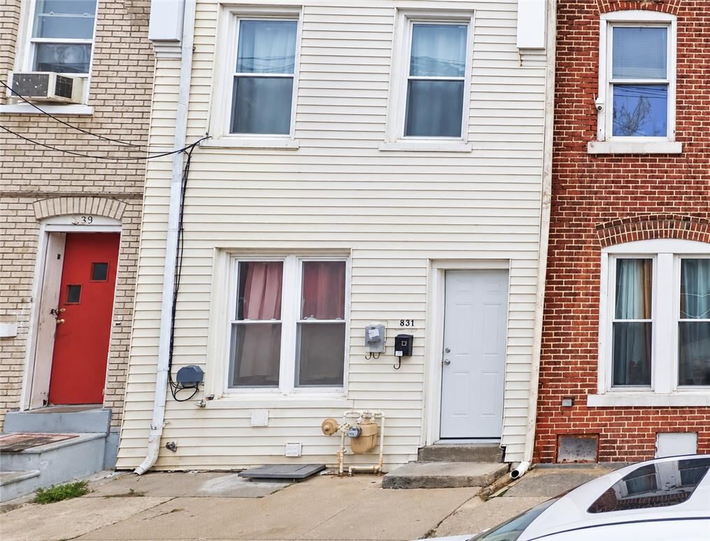 Property Photo:  831 Jordan 1st Floor  PA 18102 