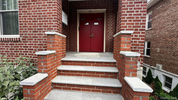 Property Photo:  539 W 232nd Street 4  NY 10463 