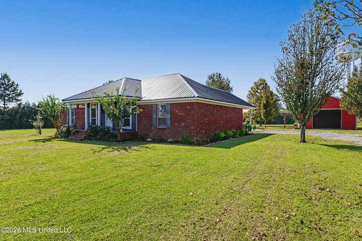Property Photo:  120 Henry Eubanks Road  MS 39452 