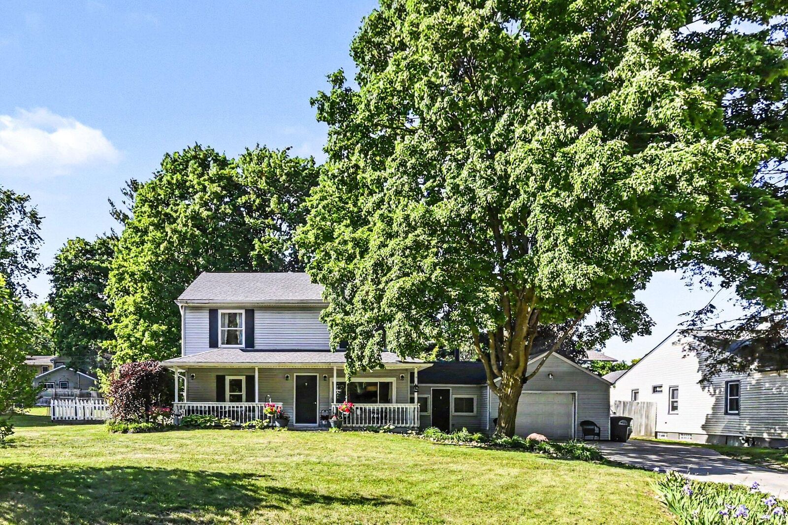 Property Photo:  46120 Sunset Street  MI 48167 
