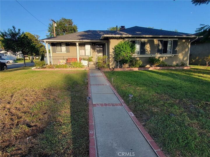 Property Photo: 10702 Homeland Avenue CA 90603