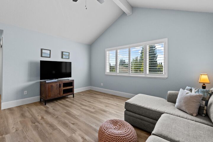 Property Photo: 150 Perry Court CA 95630