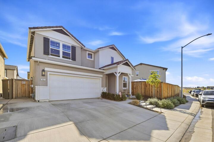 Property Photo:  7681 Barebow Way  CA 95829 