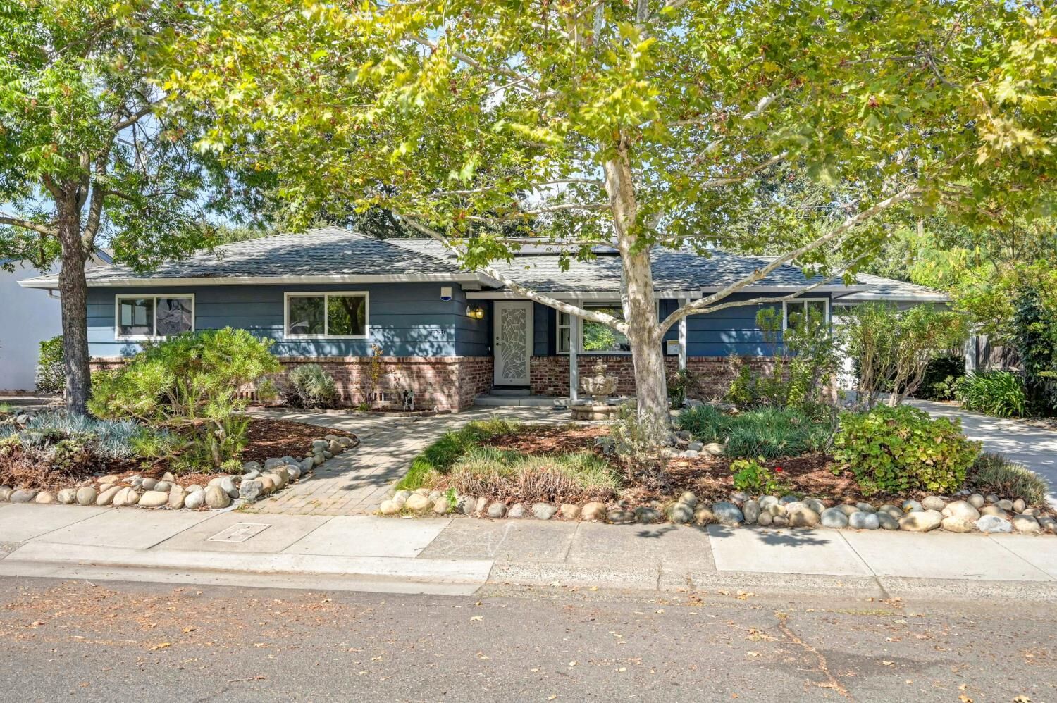Property Photo:  1221 Nevis Court  CA 95822 