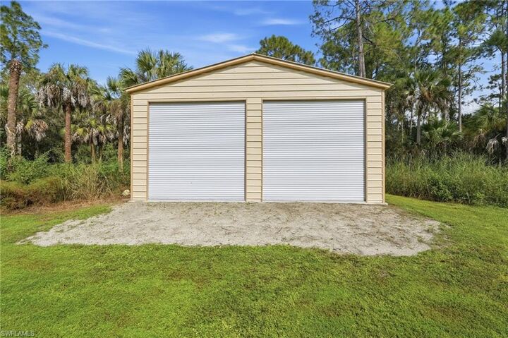 Property Photo: 1264 14th Ave NE FL 34120