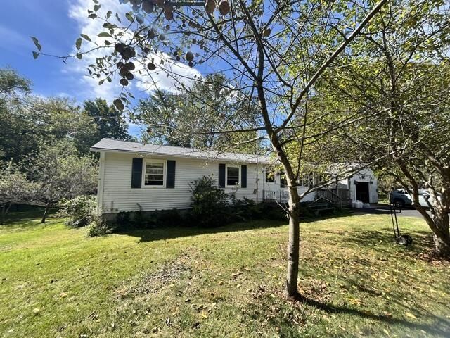 Property Photo:  15 Harriman Road  NH 03865 