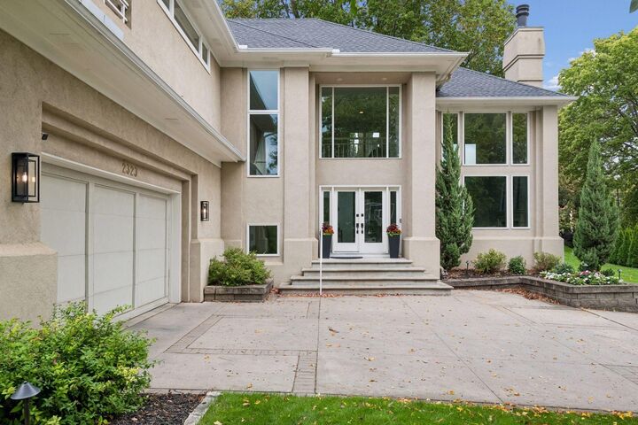 Property Photo:  2323 Huntington Point Road W  MN 55391 