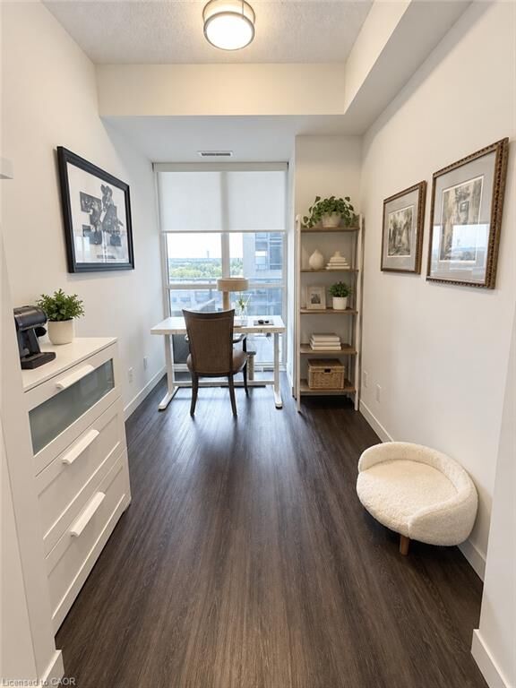 Property Photo:  2087 Fairview Street 806  ON L7R 0E5 
