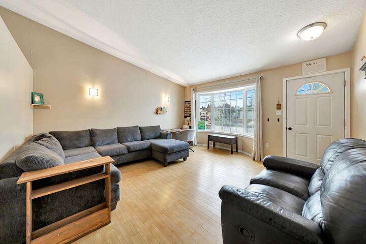 Property Photo: 207 3rd Avenue E SK S0M 2C0