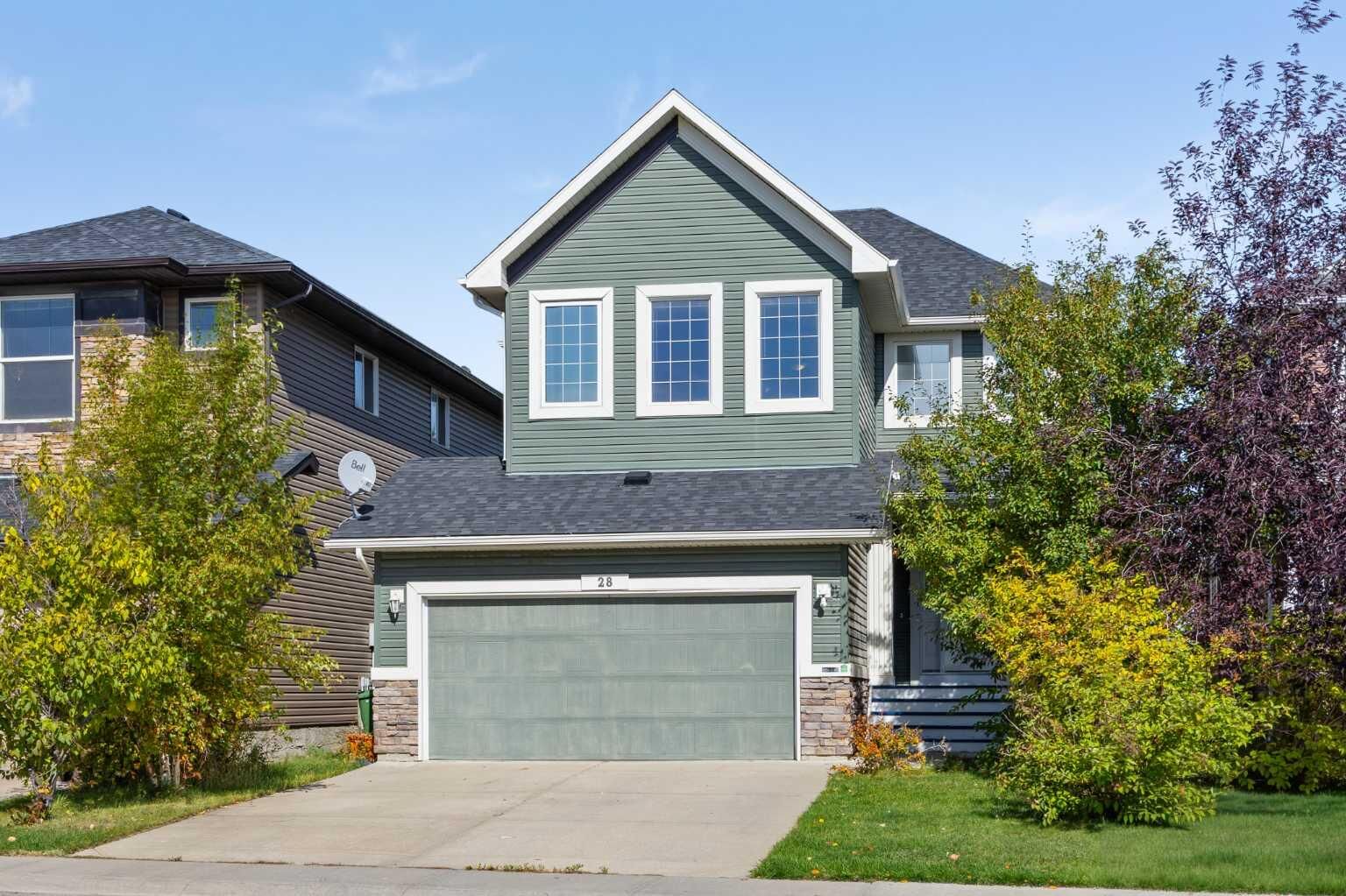 Property Photo:  28 Evanspark Circle NW  AB T3P 0B3 