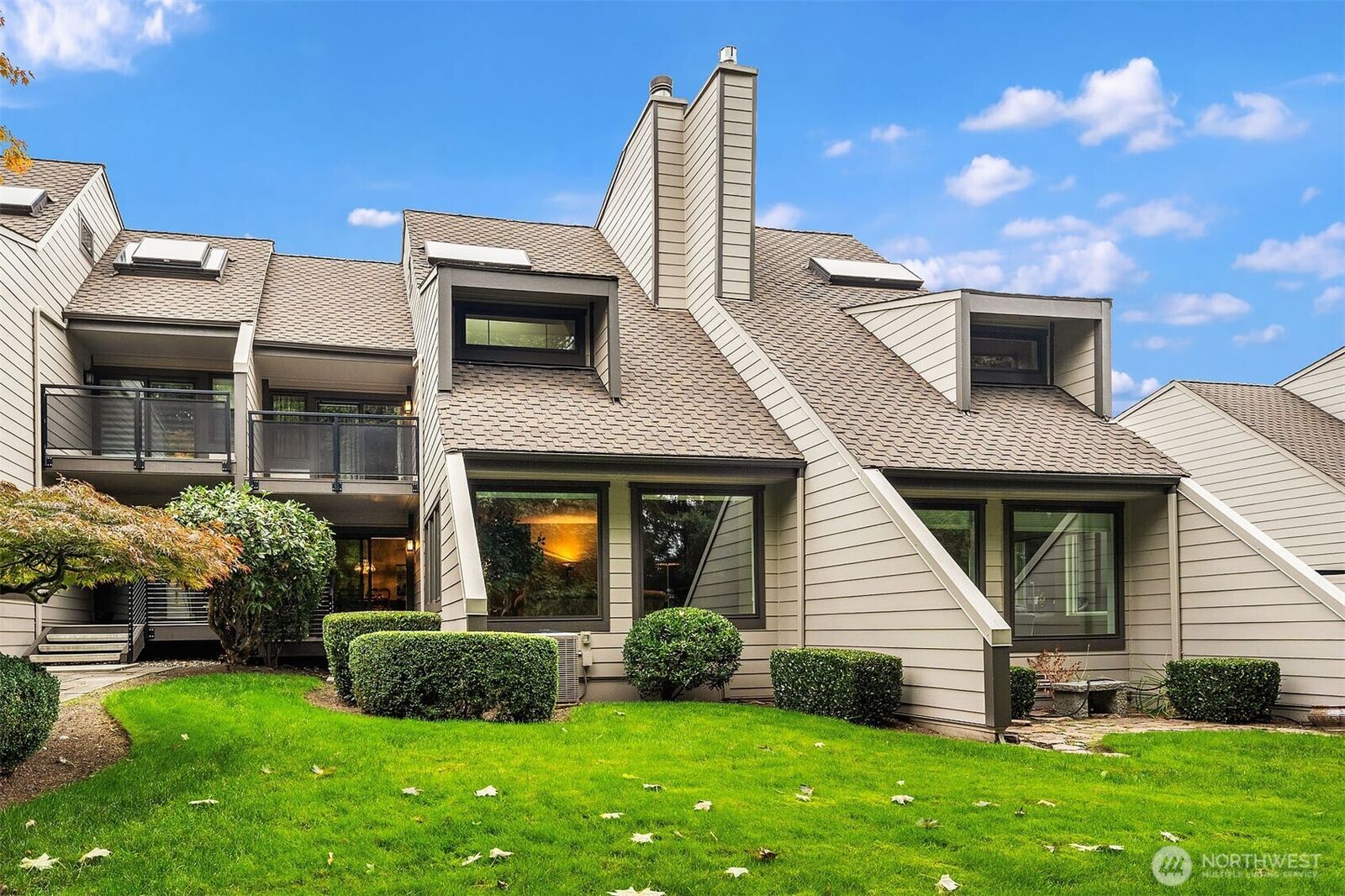 Property Photo:  10209 NE 19th Place D2  WA 98004 