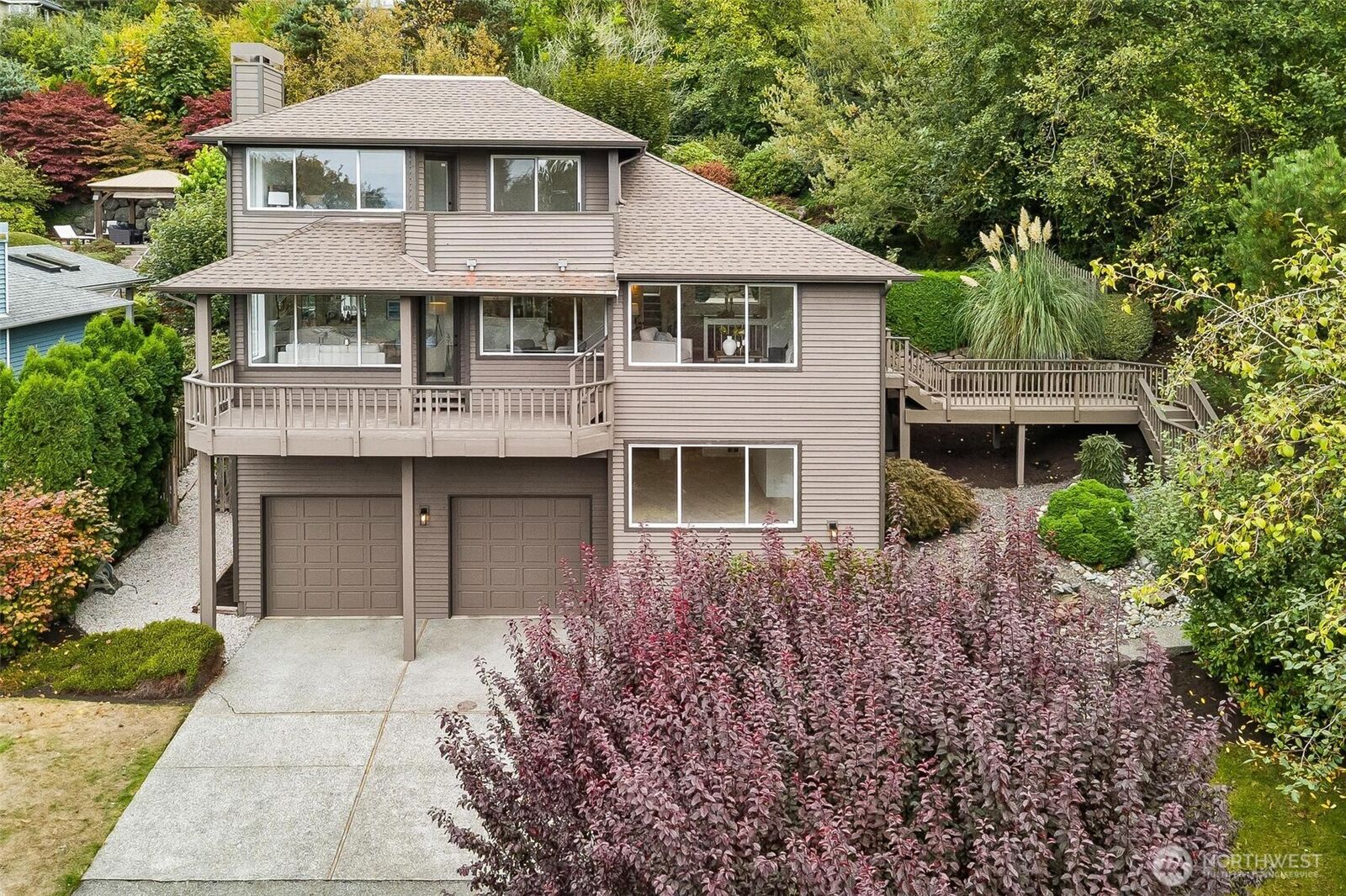 Property Photo:  17105  76th Avenue W  WA 98026 