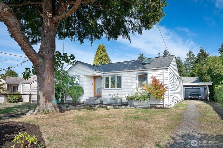 Property Photo: 1218 NE 117th Street WA 98125