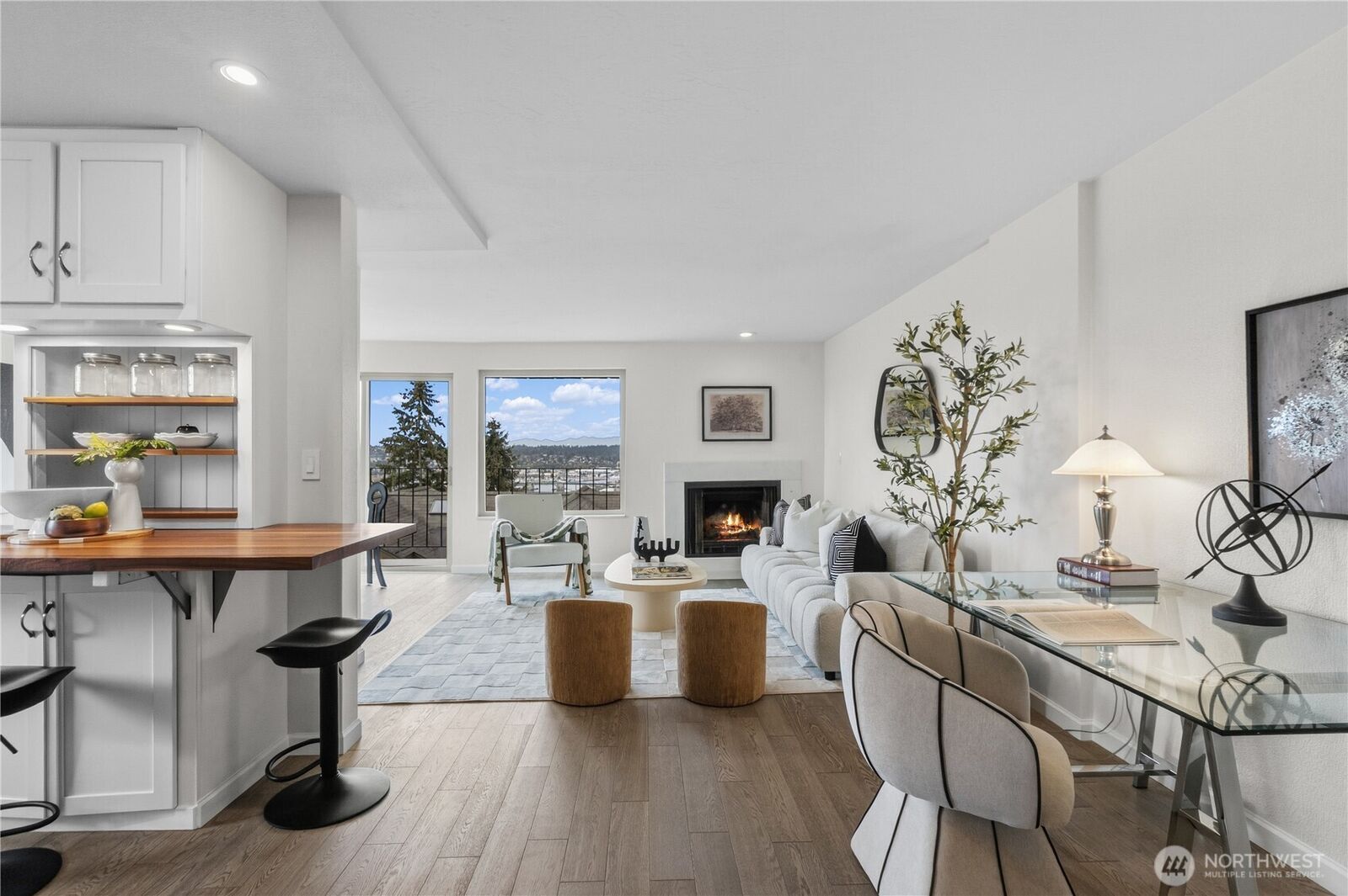 Property Photo:  4511  Greenwood Avenue N 4  WA 98103 
