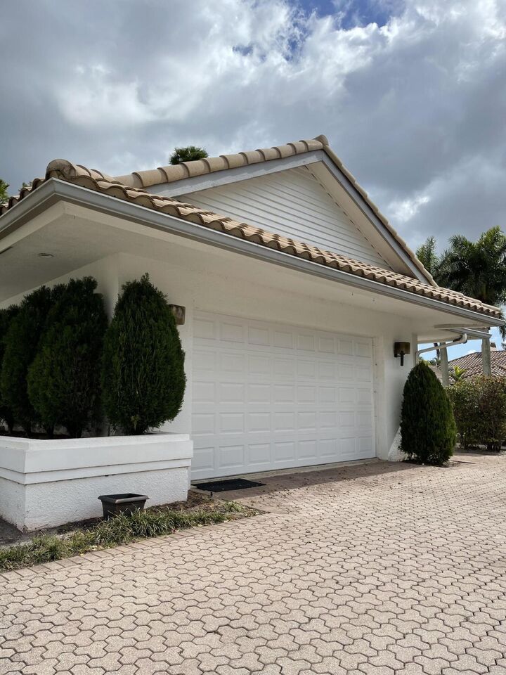 Property Photo:  21156 Ormond Court  FL 33433 