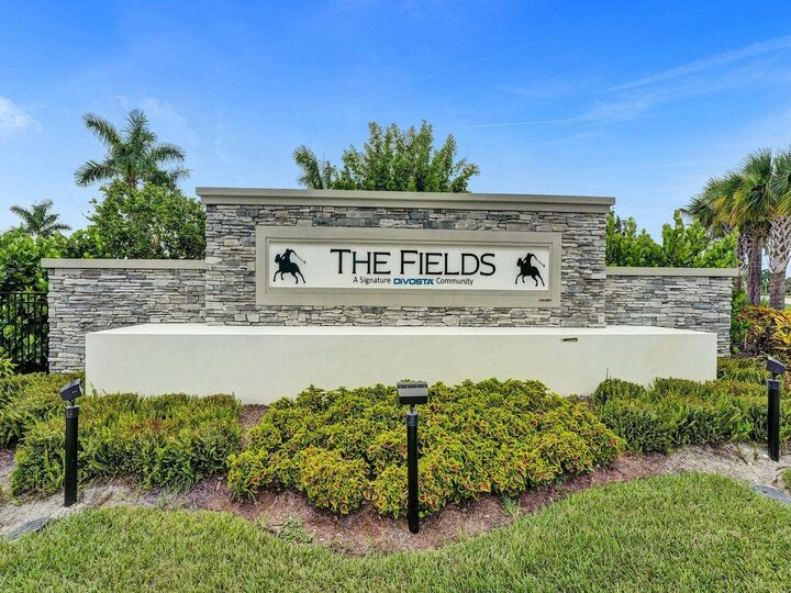 Property Photo:  4825 Chantilly Road  FL 33467 